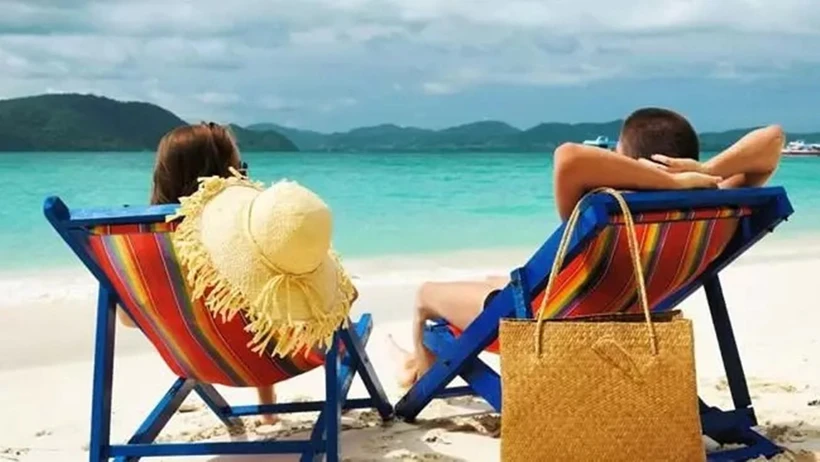 T&uuml;rkiye turizminde tarihi yıl: Gelirler 65 milyar dolara ulaştı