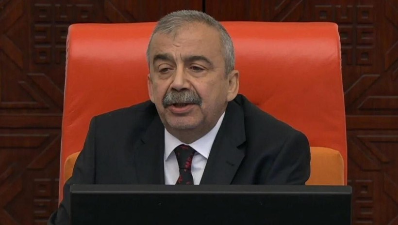 Sırrı Sürayya Önder hayatını kaybetti!