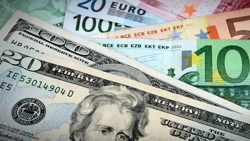 Serbest piyasada şok başlangıç: Dolar yükseldi, Avro düştü
