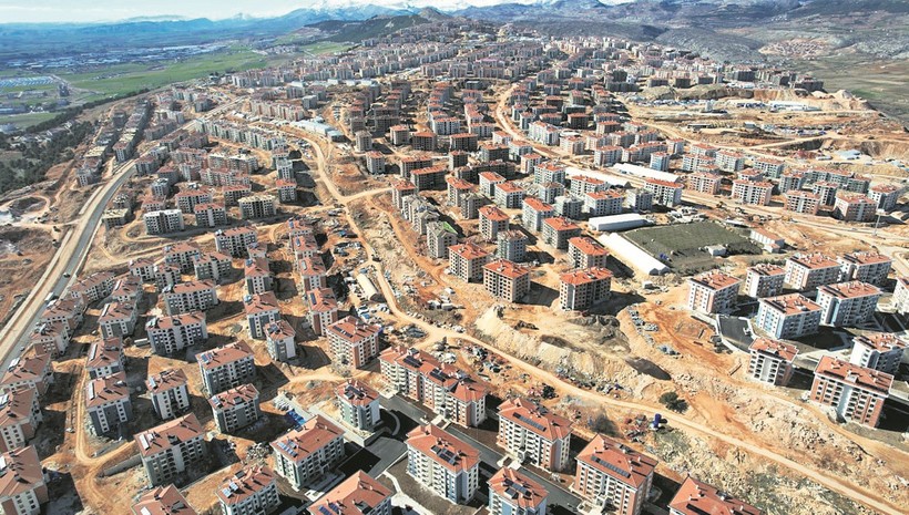 Deprem bölgesinde 28 milyarlık ihale topladı