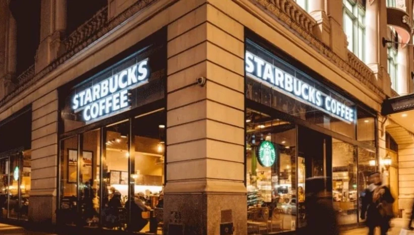 Starbucks çöküyor! 400'den fazla mağazasını kapatıyor