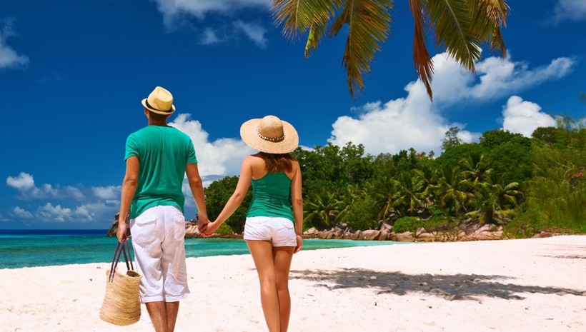 Lüks AVM'de yurt dışı tatil tuzağı!