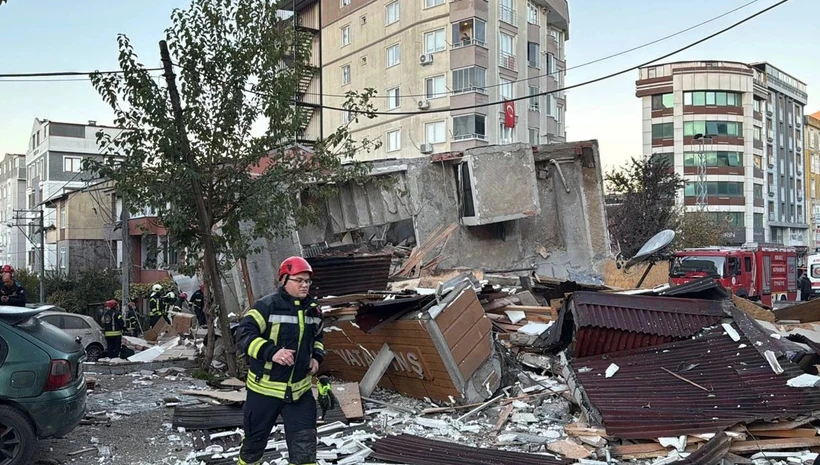 Kocaeli Gebze’de 6 katlı bina çöktü!