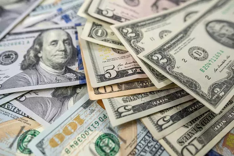 Dolar, Euro, Sterlin haftaya yükselişle başladı
