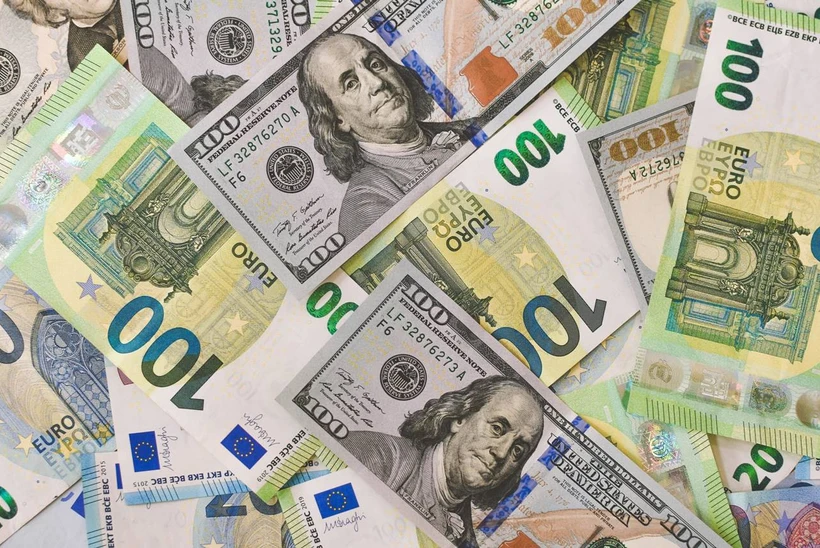 Döviz piyasası açıldı: Dolar 41,93 TL, Euro 49 TL