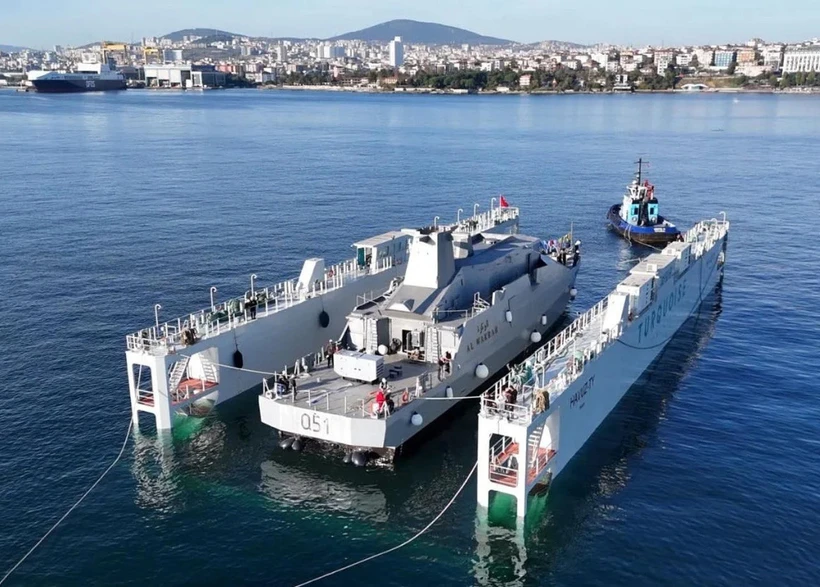 Aziz Yıldırım'ın savaş gemisi suya indi! "Kritik evre tamamlandı" - Resim : 1