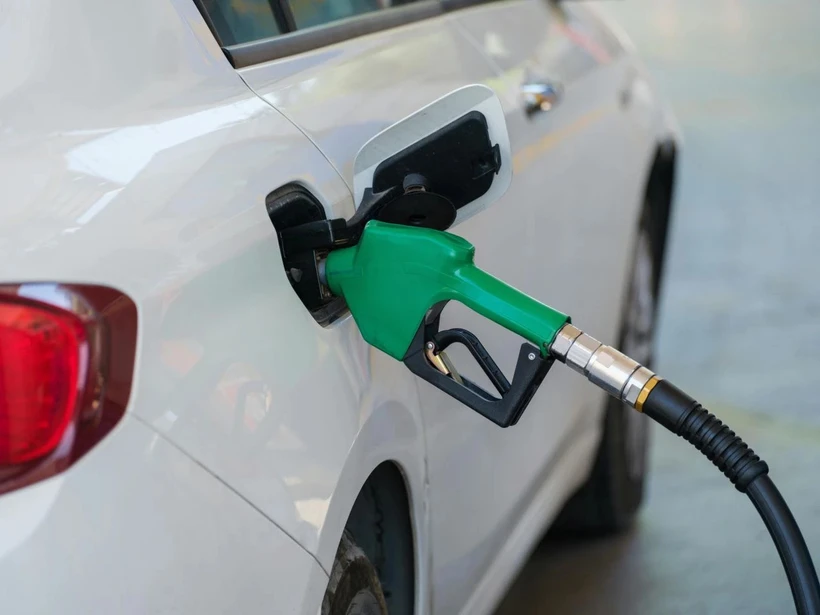 Petrol fiyatlarındaki d&uuml;ş&uuml;ş s&uuml;r&uuml;c&uuml;y&uuml; sevindirdi
