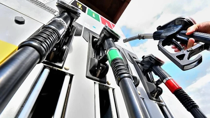 Araç sahiplerine kötü haber: Akaryakıta zam geldi!