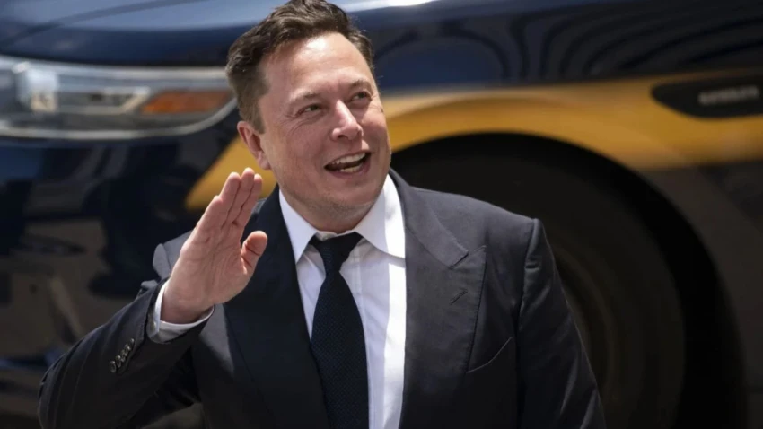 Elon Musk trilyoner unvanını kaybetti: SpaceX ve Tesla hisselerindeki düşüş servetini eritti