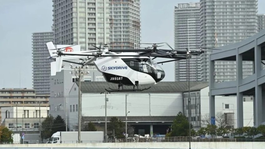 Taksiden 5 kat daha hızlı! Uçan araba testi geçti