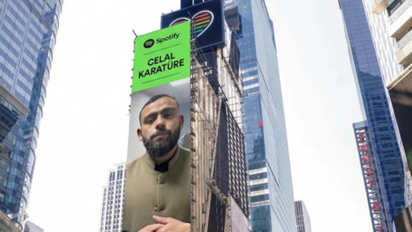 Celal Karatüre bu kez Times Meydanı'na damga vurdu!